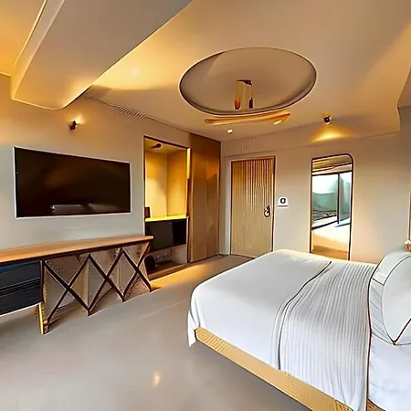 Roome Otel 4*